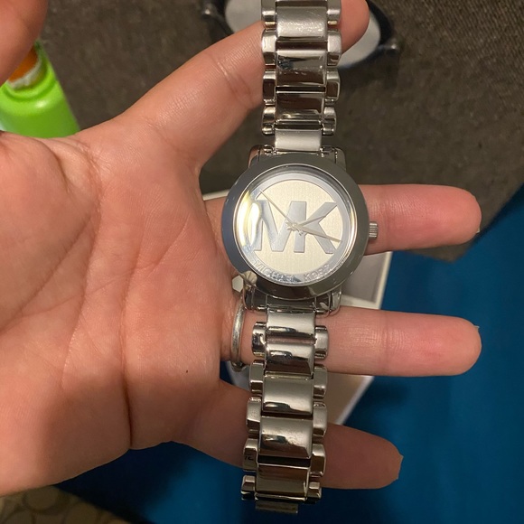 michael kors watch - Picture 2 of 3